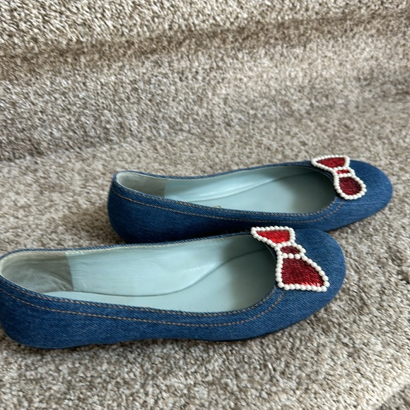 Mark Jacobs ladies denim flats with red sequin bow size 38 1/2 - Picture 2 of 8